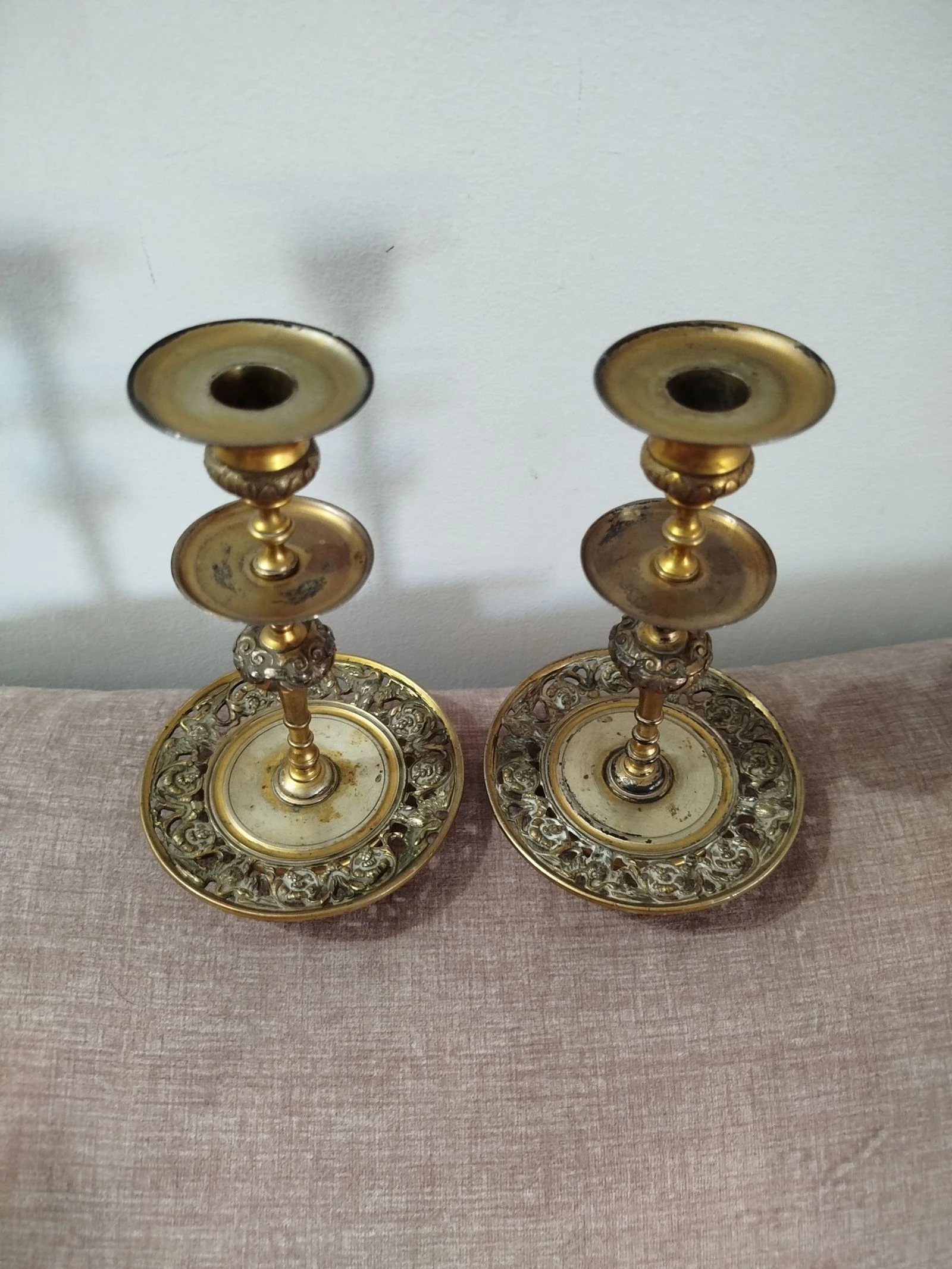 Paire de Bougeoirs Anciens en Laiton – Style Napoléon III/Victorien – photo 2